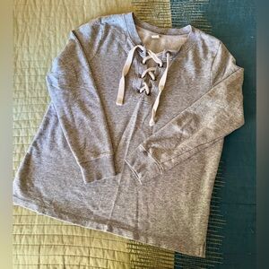 Adorable Gray 🩶 Lace-Up Sweatshirt